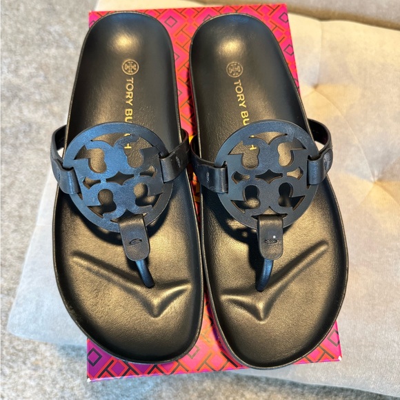 Black Minimalist Thong Sandals with Glossy Straps - Picture 6 of 14